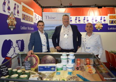 Bij Holland Foodz kon men meer informatie inwinnen over onder meer de biologische kazen van Thise en Ennstaler. Op de foto:Roel Reijnen, Wim van Heun en Arto Karacoban.